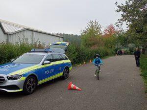 Polizeiauto auf dem Übungsplatz