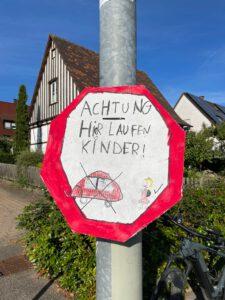 Straßenschild selbstgestaltet