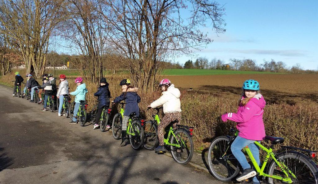 radfahrübungen auf dem Verkehrsübungsplatz