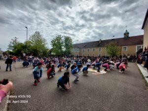 Tanz auf dem Schulhof