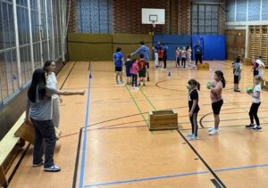 Handball in der Turnhalle