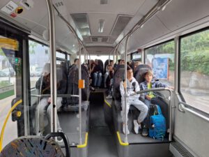 Kinder im BUs