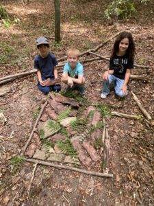 Kinder im WAld
