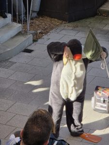 Pinguin bei der Einschulung