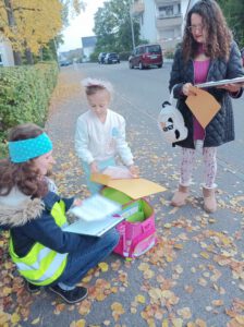 Zu Fuß zur SChule